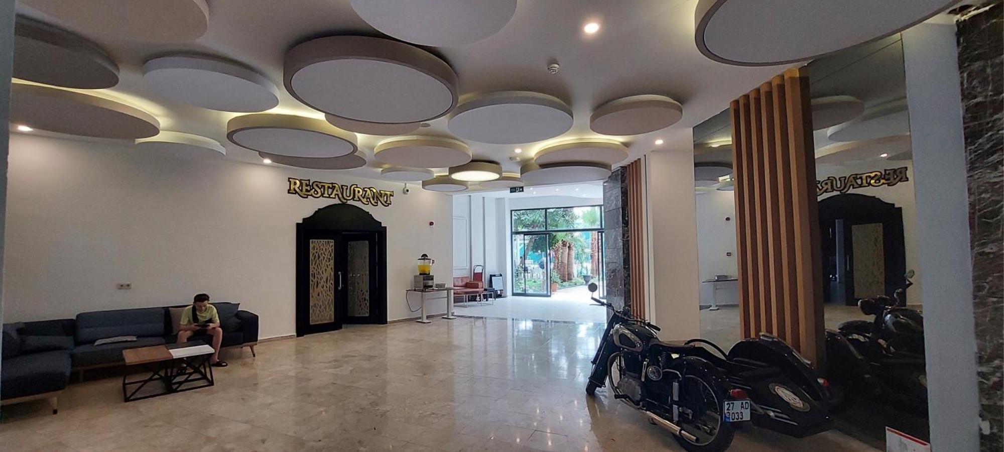 Uk Hotel Kiris Анталия Екстериор снимка
