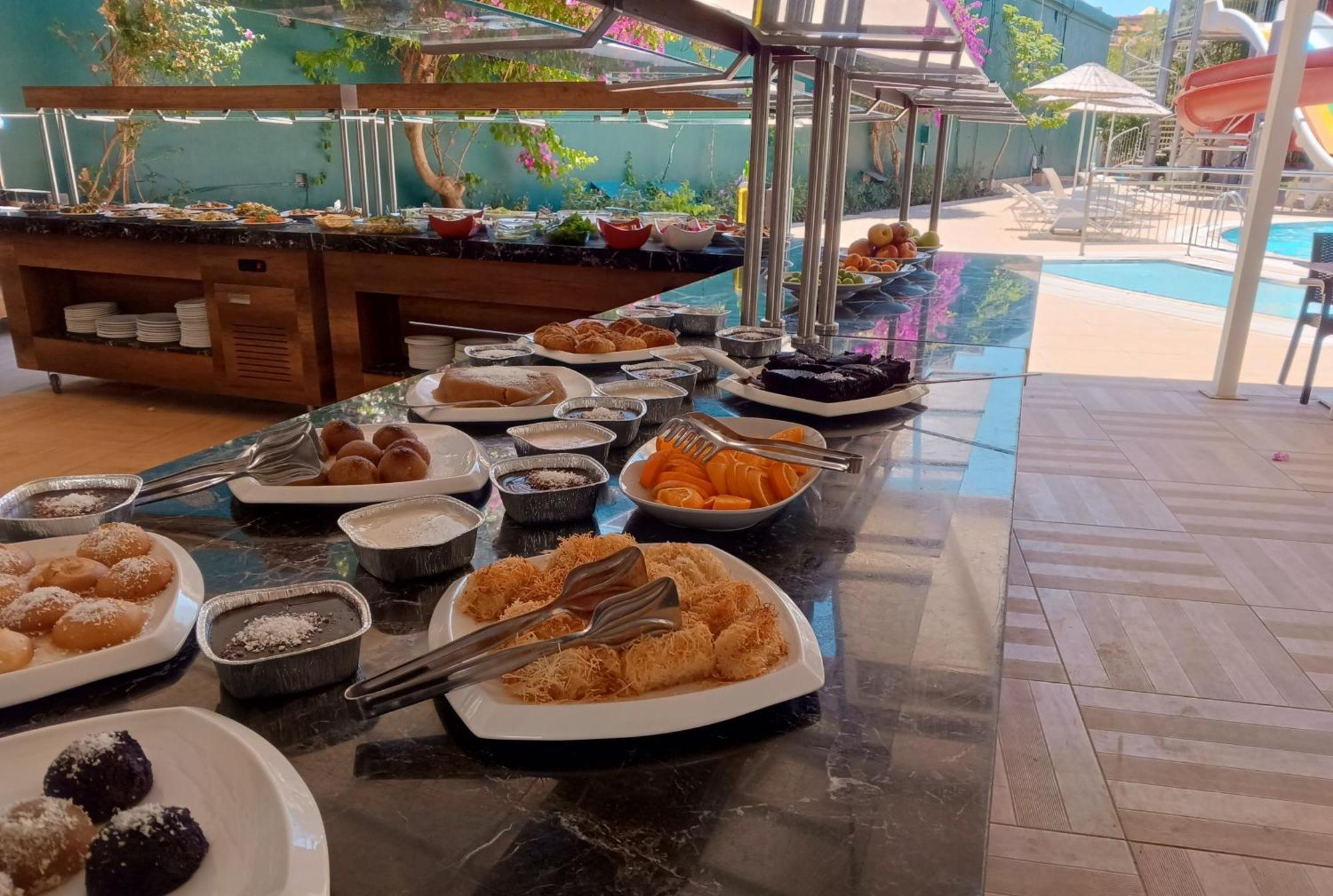 Uk Hotel Kiris Анталия Екстериор снимка