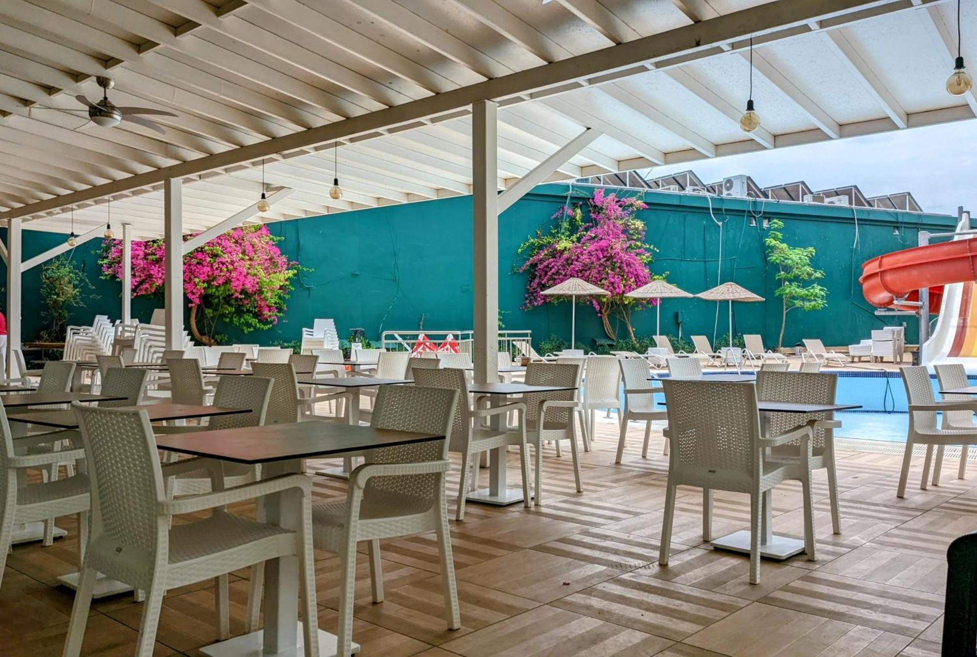 Uk Hotel Kiris Анталия Екстериор снимка
