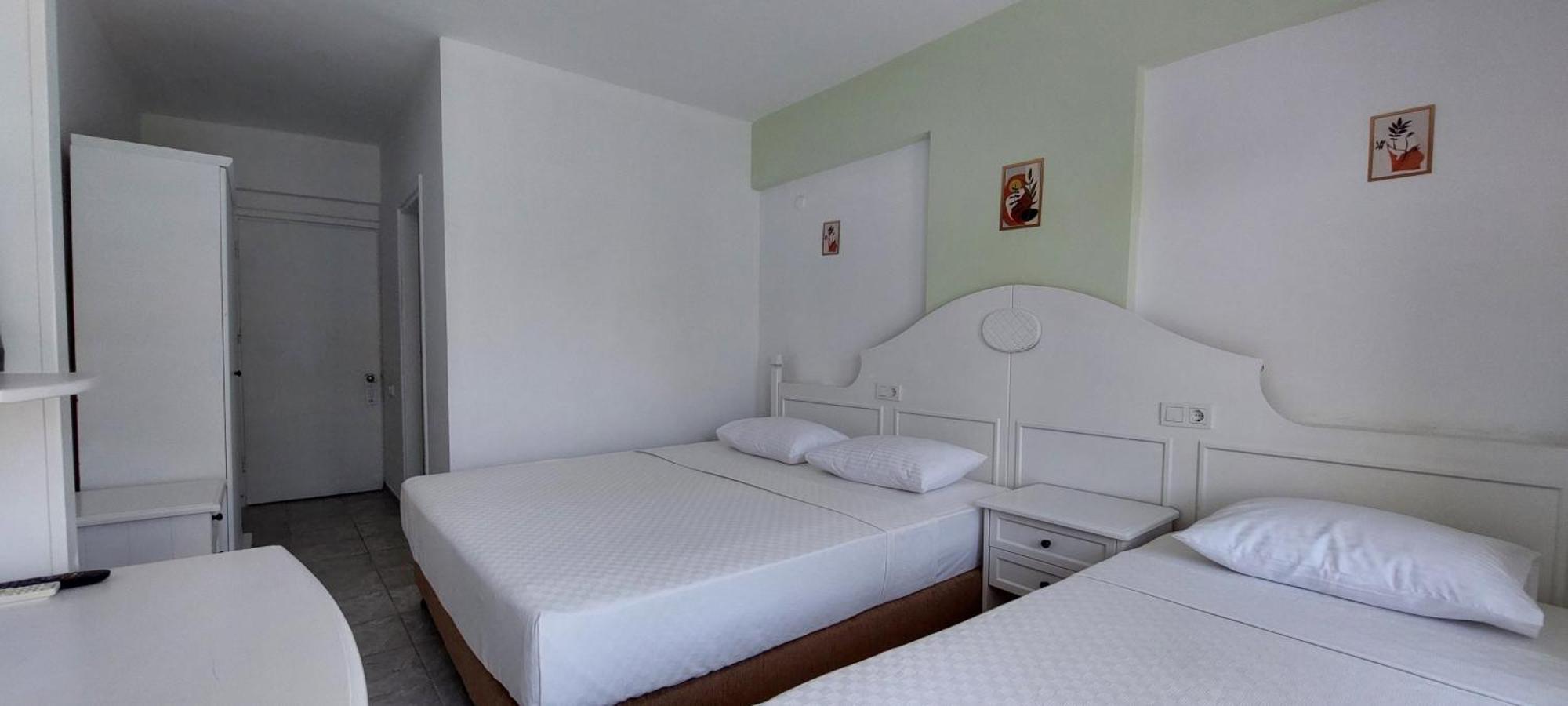 Uk Hotel Kiris Анталия Екстериор снимка