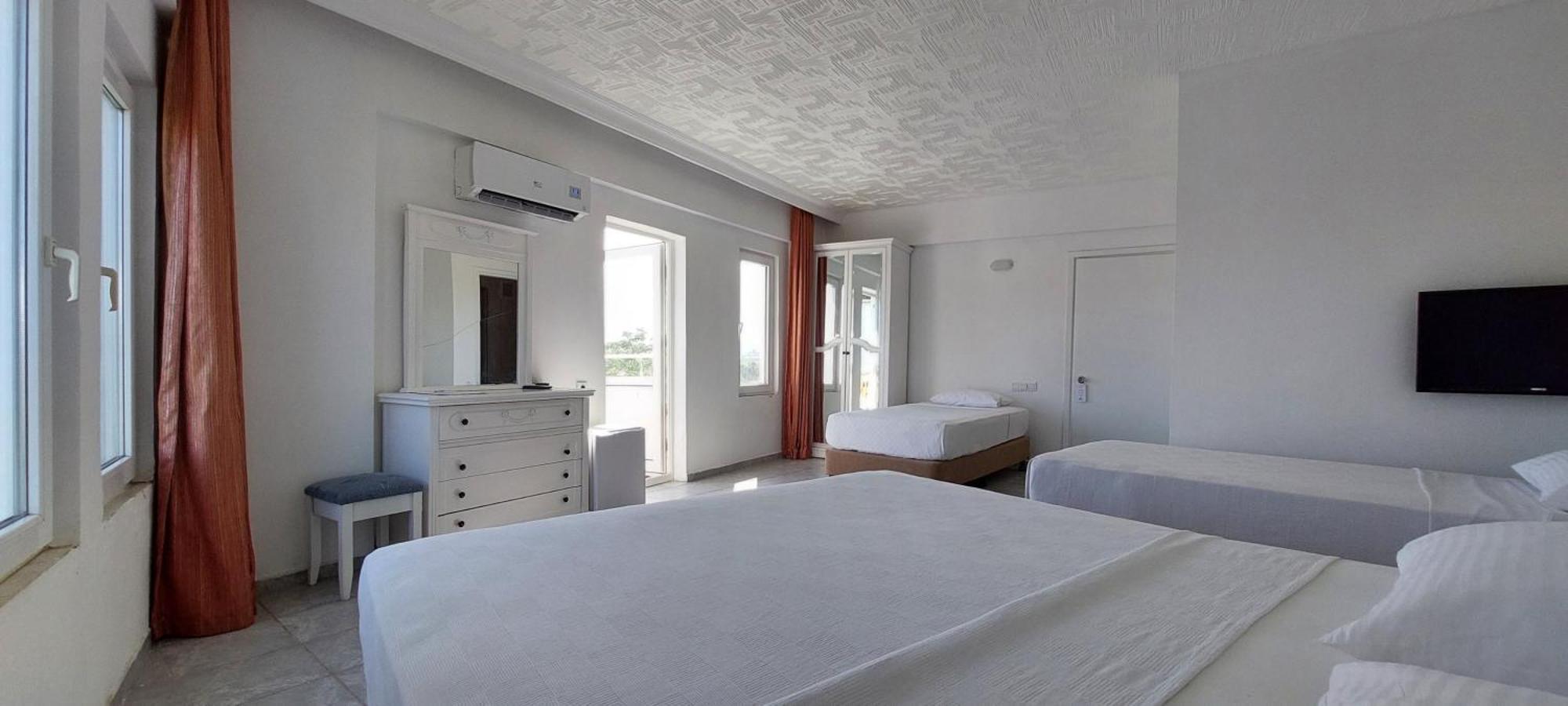 Uk Hotel Kiris Анталия Екстериор снимка