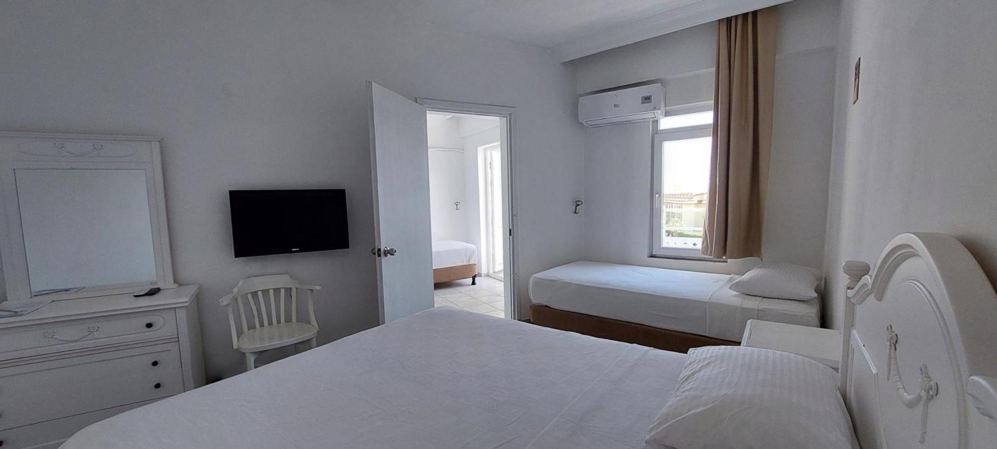 Uk Hotel Kiris Анталия Екстериор снимка