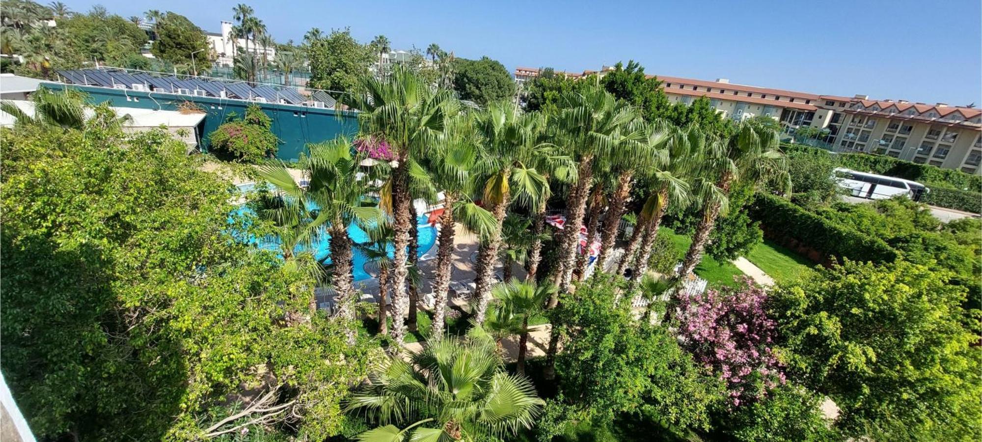 Uk Hotel Kiris Анталия Екстериор снимка